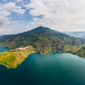 lake toba